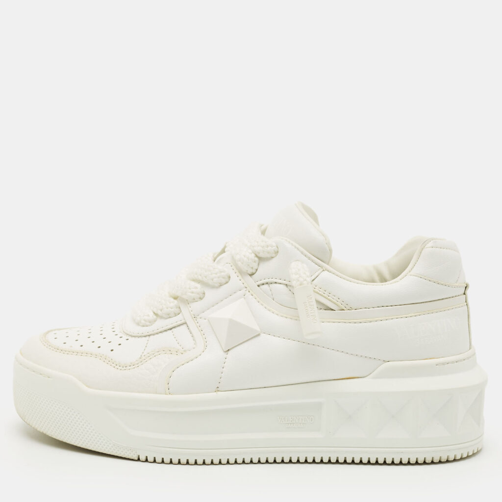 Valentino White Leather One Stud Sneakers Size 37.5 Valentino White Leather One Stud Sneakers Size 37.5