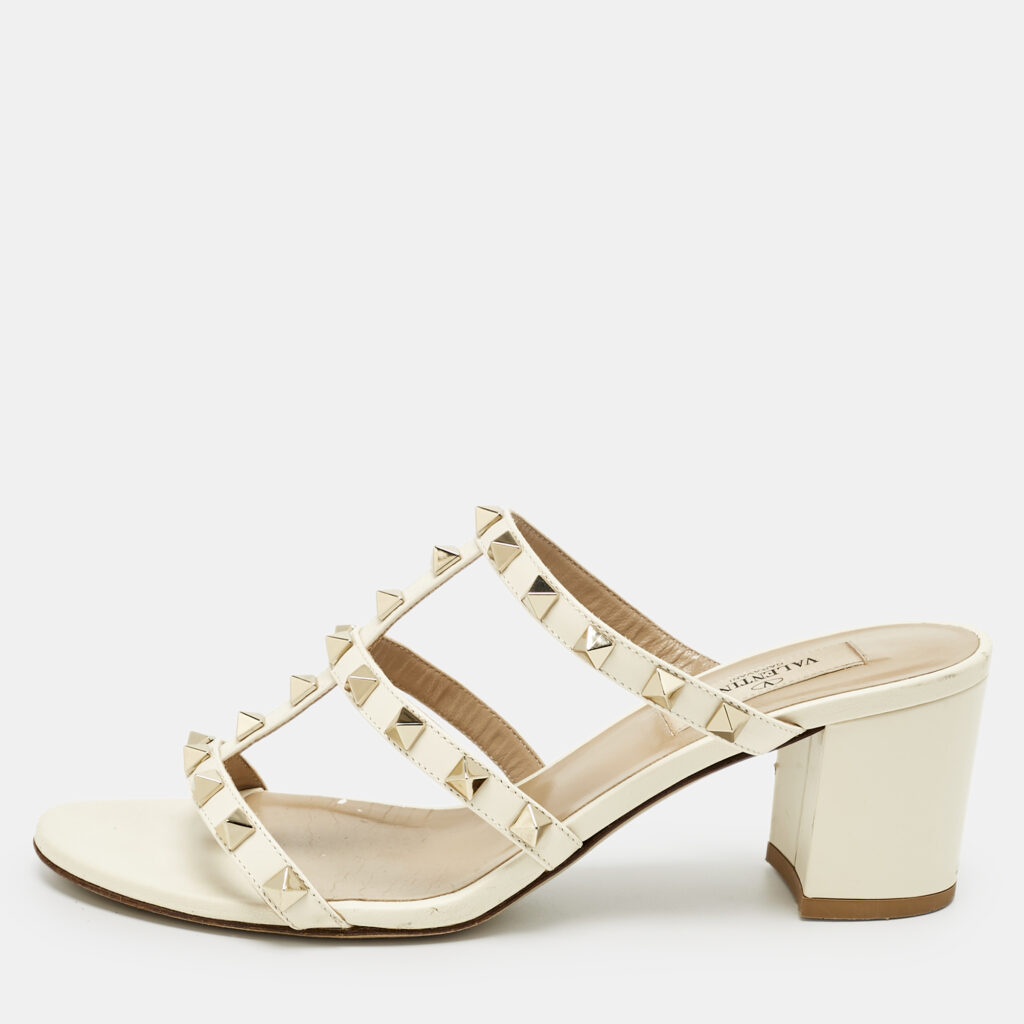 Valentino Cream Leather Rockstud Slide Sandals Size 37.5 Valentino Cream Leather Rockstud Slide Sandals Size 37.5