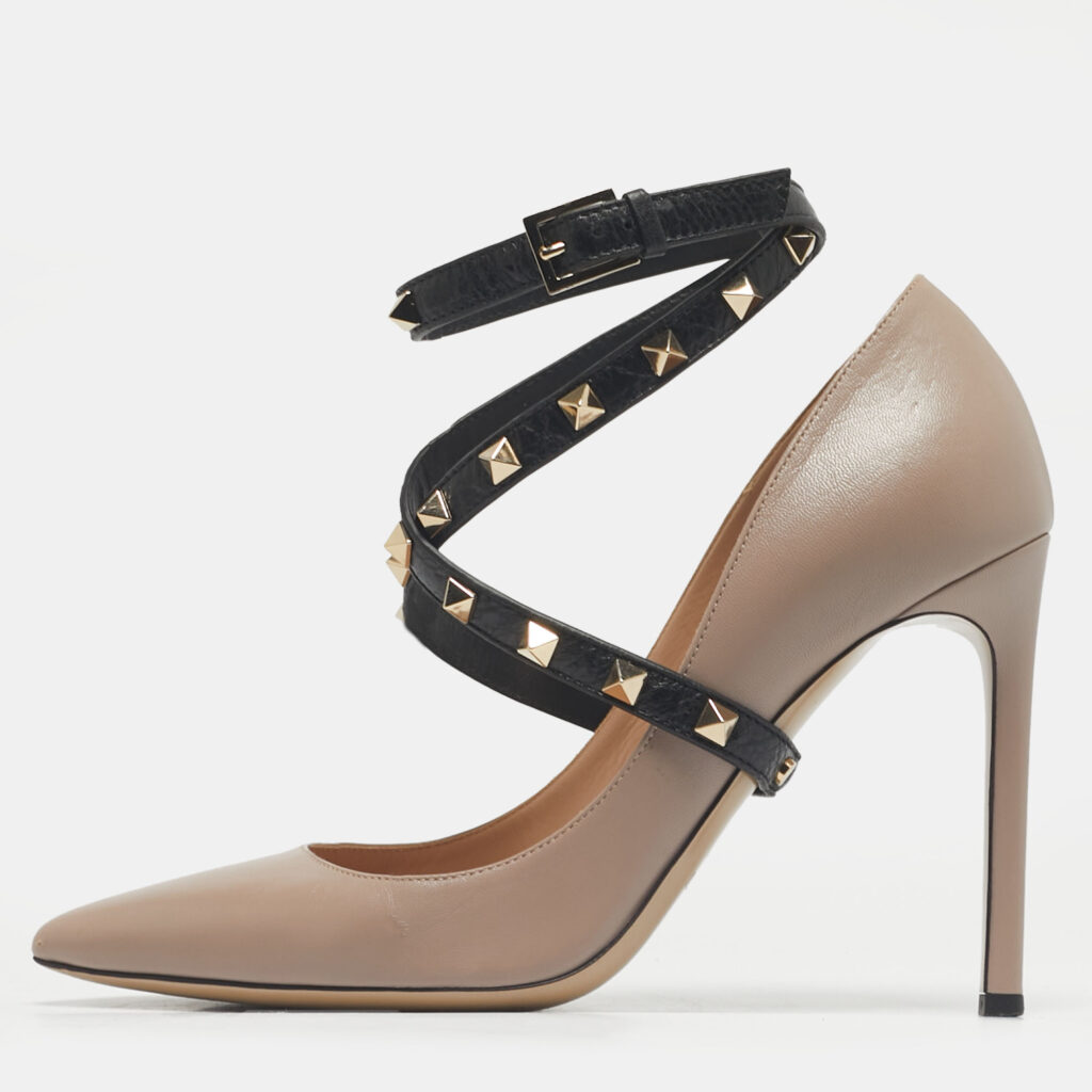 Valentino Beige/Black Leather Rockstud Ankle Strap Pumps Size 38 Valentino Beige/Black Leather Rockstud Ankle Strap Pumps Size 38