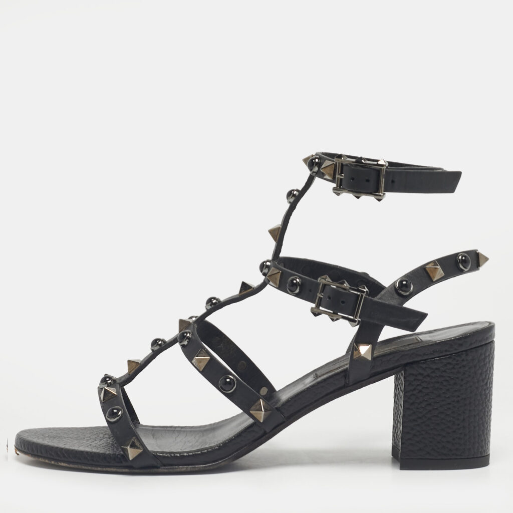 luxury-women-valentino-used-shoes-p1224996-010-1.jpg Valentino Black Leather Rockstud Ankle Strap Sandals Size 36