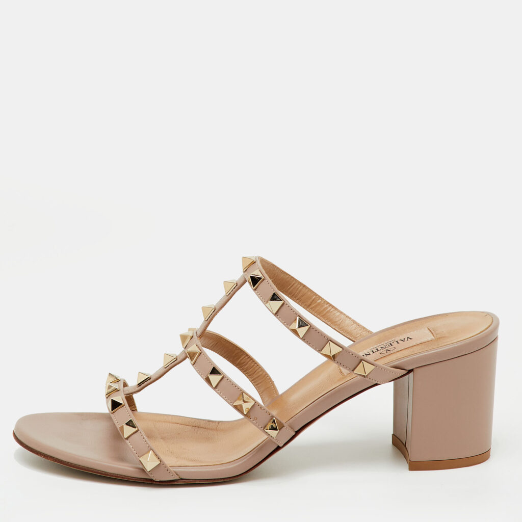 Valentino Beige Leather Rockstud Block Heel Slide Sandals Size 39.5 Valentino Beige Leather Rockstud Block Heel Slide Sandals Size 39.5