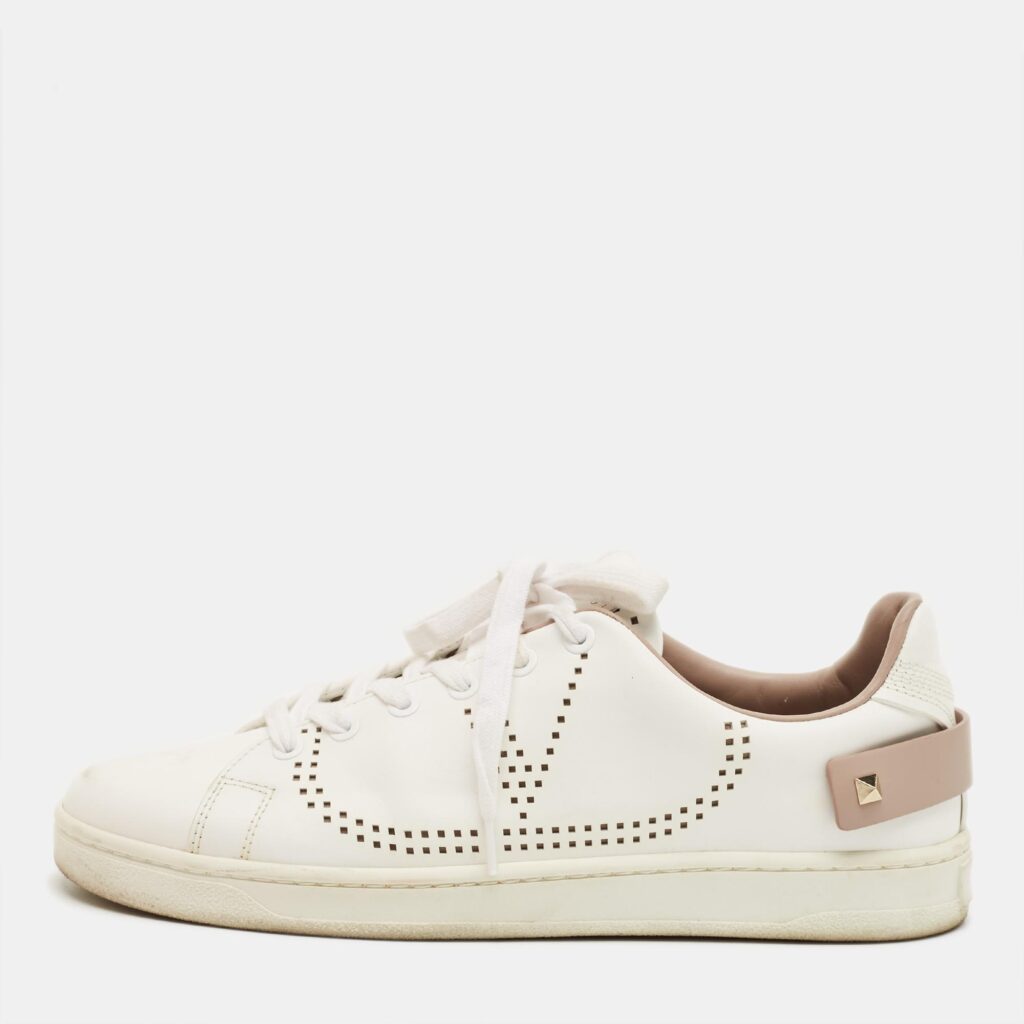 Valentino White/Beige Leather Backnet Rockstud Low Top Sneakers Size 39.5 Valentino White/Beige Leather Backnet Rockstud Low Top Sneakers Size 39.5