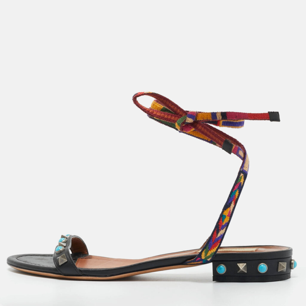 Valentino Black Leather Rolling Rockstud Ankle Wrap Flat Sandals Size 38.5 Valentino Black Leather Rolling Rockstud Ankle Wrap Flat Sandals Size 38.5