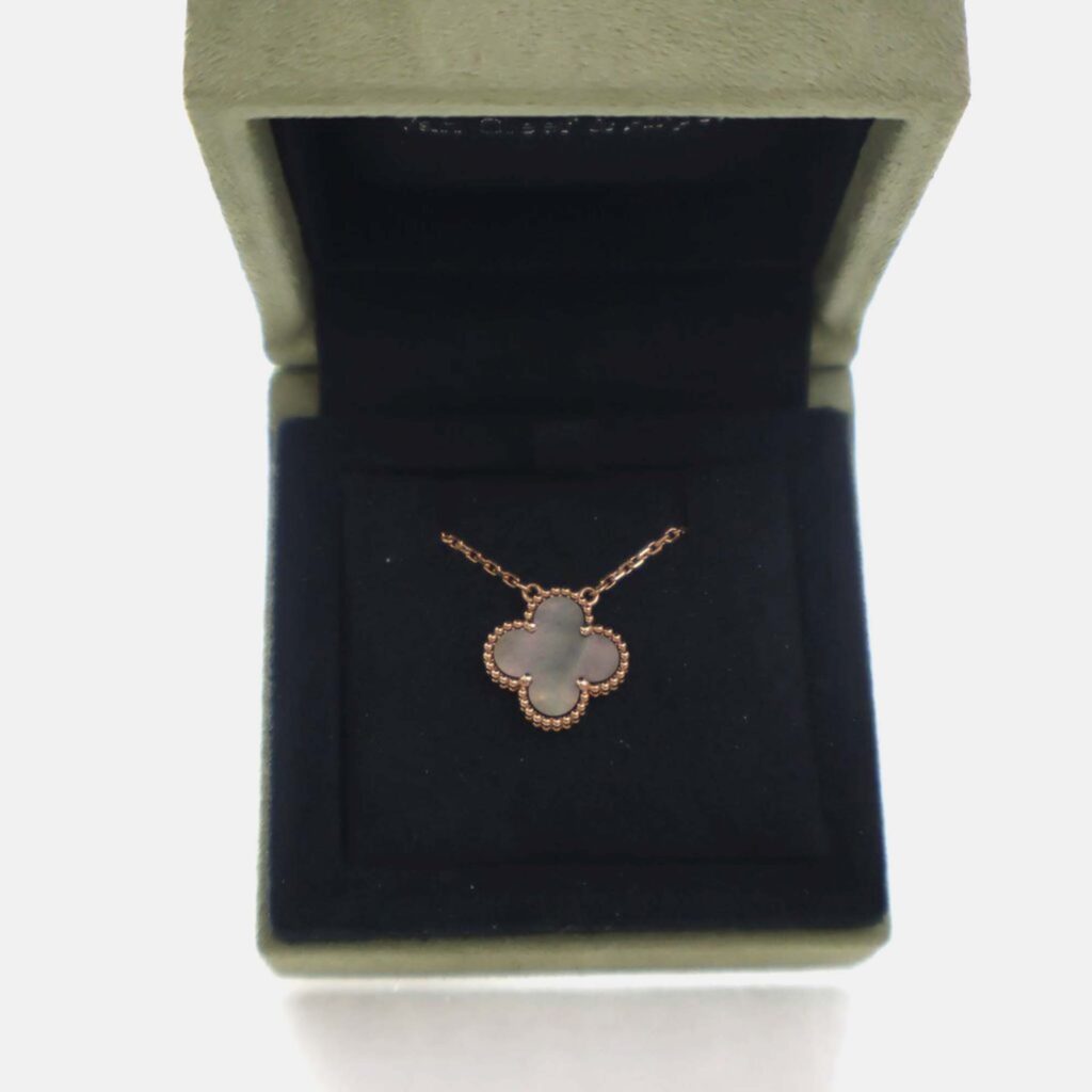 Van Cleef & Arpels 18k Rose Gold Mother Of Pearl Vintage Alhambra Pendant Van Cleef & Arpels 18k Rose Gold Mother Of Pearl Vintage Alhambra Pendant