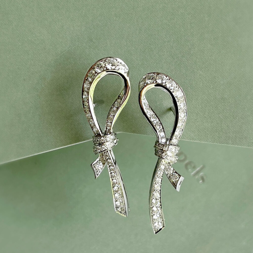 Van Cleef & Arpels 18K White Gold Full Diamond Bow Earrings Van Cleef & Arpels 18K White Gold Full Diamond Bow Earrings
