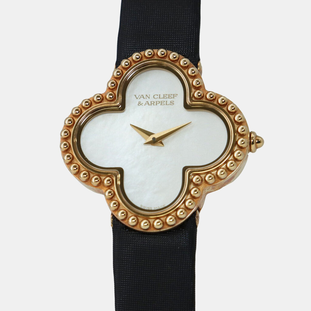 Van Cleef & Arpels Alhambra VCARD22000 Quartz Mother of Pearl 18k Rose Gold Women's Wristwatch 26 mm