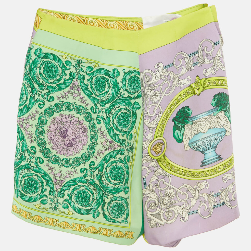 Versace Green Barocco Crepe Metallic Ring Detail Shorts S Versace Green Barocco Crepe Metallic Ring Detail Shorts S