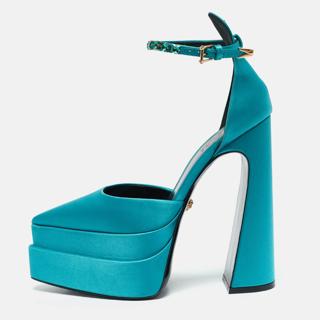 Versace Teal Blue Satin Aevitas Crystal Embellished Ankle Strap Platform Block Heel Pumps Size 39 Versace Teal Blue Satin Aevitas Crystal Embellished Ankle Strap Platform Block Heel Pumps Size 39