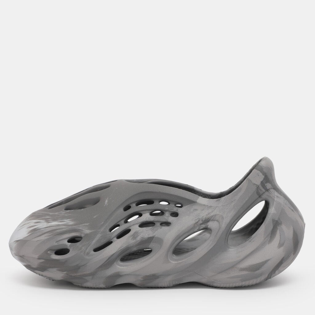 Yeezy x Adidas Grey Rubber Foam RNNR MXT Moon Gray Sneakers Size 40.5 Yeezy x Adidas Grey Rubber Foam RNNR MXT Moon Gray Sneakers Size 40.5