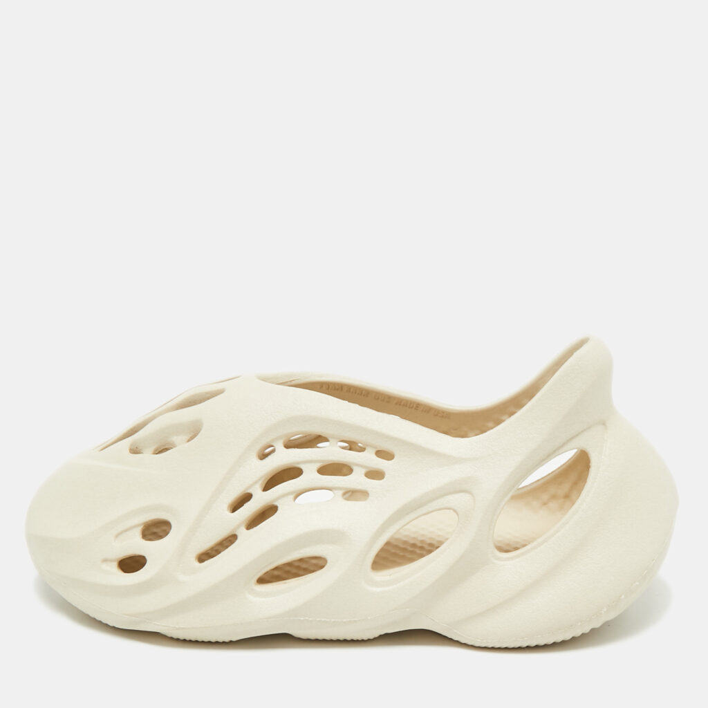 Yeezy x Adidas Off White Rubber Foam RNNR Ararat Sneakers Size 39 Yeezy x Adidas Off White Rubber Foam RNNR Ararat Sneakers Size 39