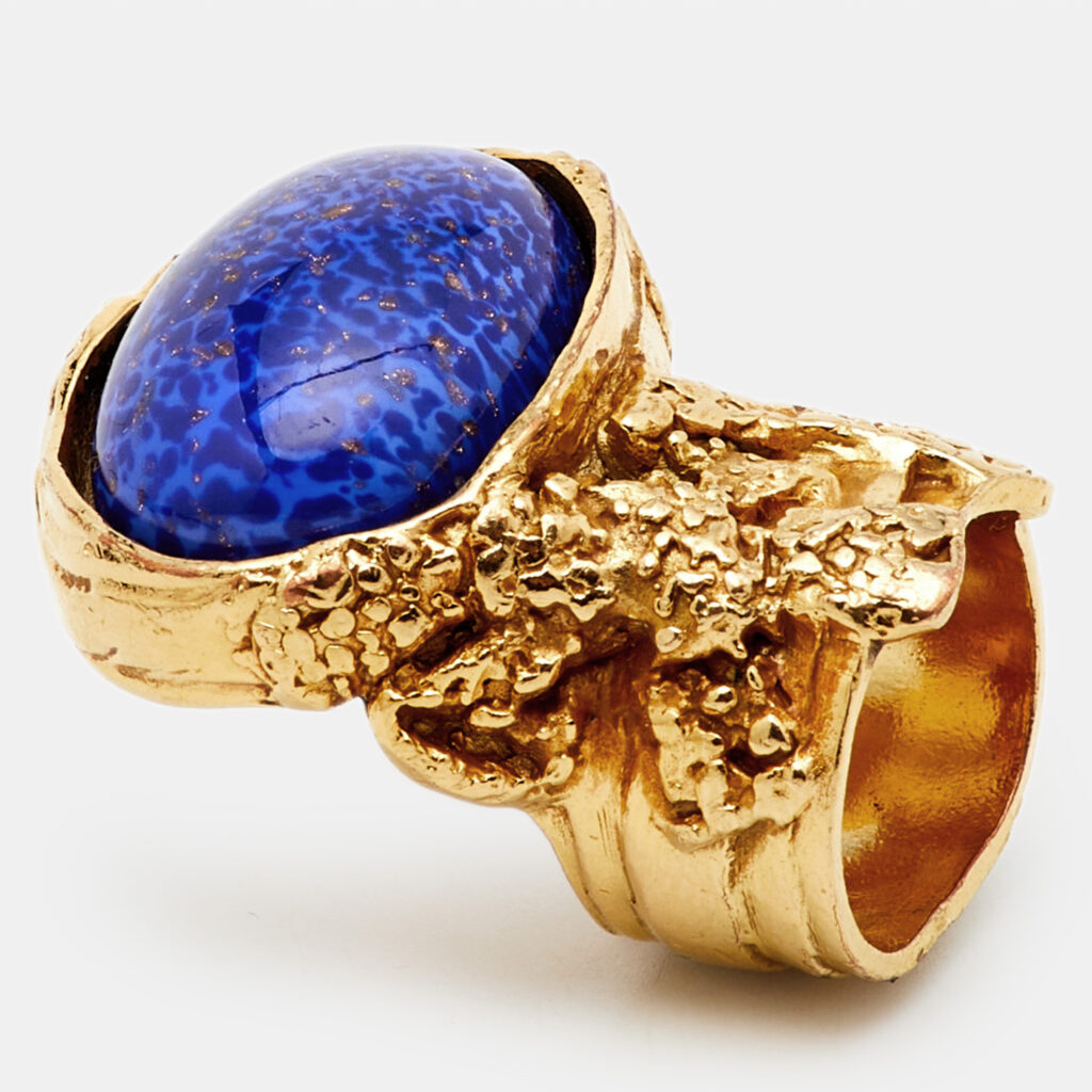 Yves Saint Laurent Blue Cabochon Gold Tone Arty Cocktail Ring Size 52 Yves Saint Laurent Blue Cabochon Gold Tone Arty Cocktail Ring Size 52
