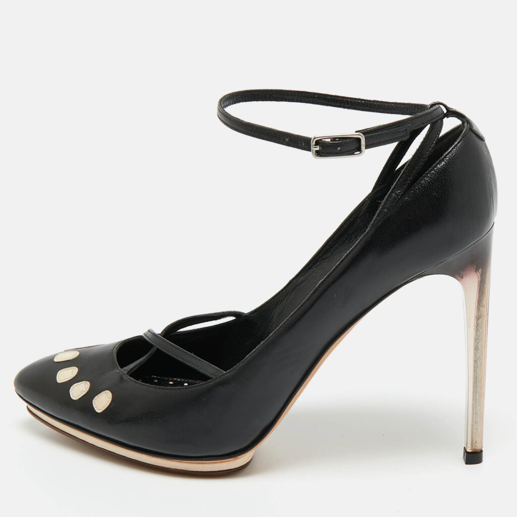 Yves Saint Laurent Black Leather Pointed Toe Pumps Size 38.5 Yves Saint Laurent Black Leather Pointed Toe Pumps Size 38.5